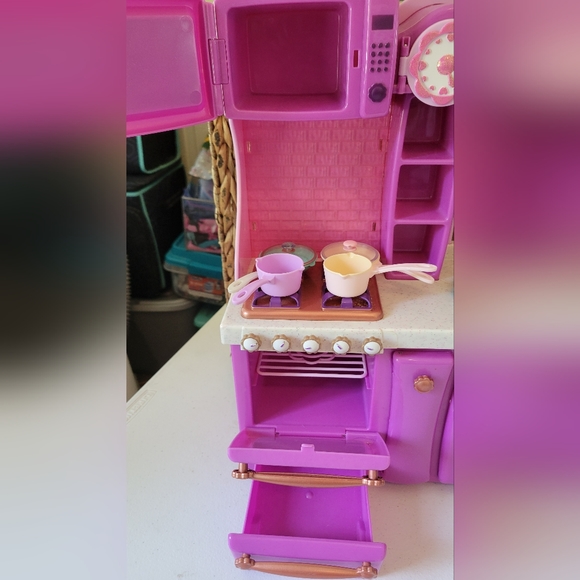 GUC Doll Kitchen with Accessories - Picture 7 of 12